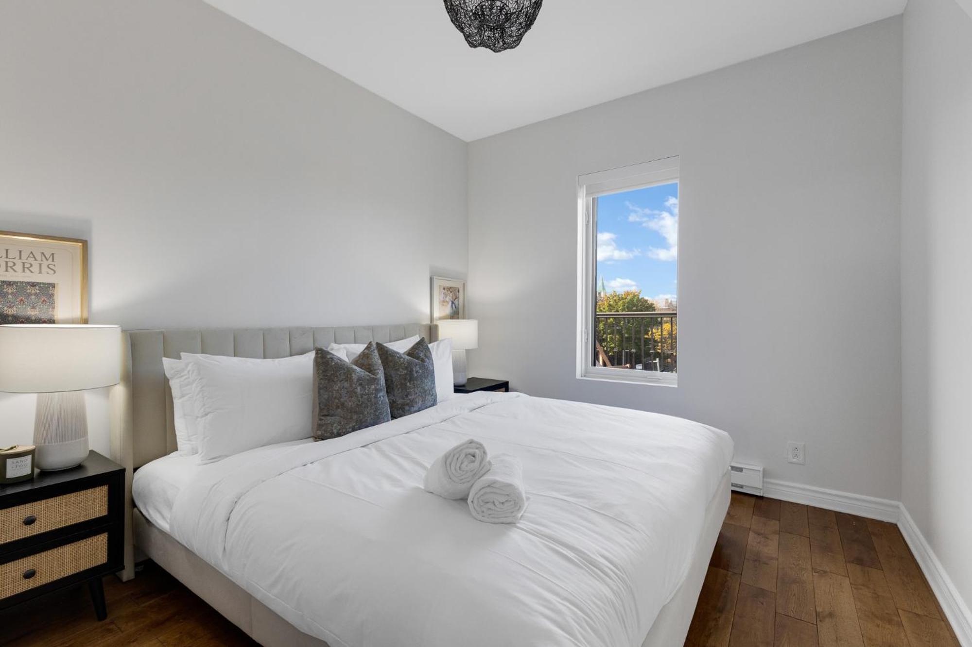 Апартаменты Lofts De La Petite Italie Монреаль Экстерьер фото